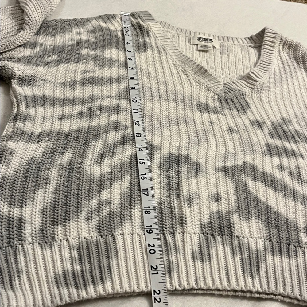 PINK Victorias Secret Gray White Knit V Neck Tie Dye Chunky Sweater Sz L - Picture 5 of 10